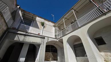 4 LOCALI A FRATTAMAGGIORE