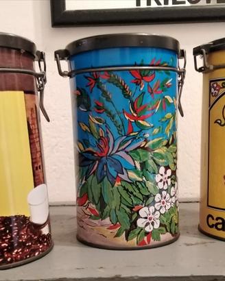 Tre barattoli da caffè, vintage