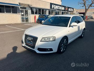 Audi A3 1.6 Attraction 160CV