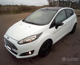 FORD Fiesta 6ª serie - 2015