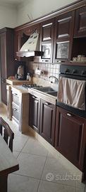 Cucina + set tavolo con sedie+forno+piano cottura