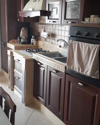 Cucina + set tavolo con sedie+forno+piano cottura