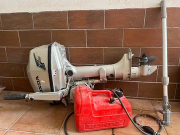 Motore honda fuori bordo