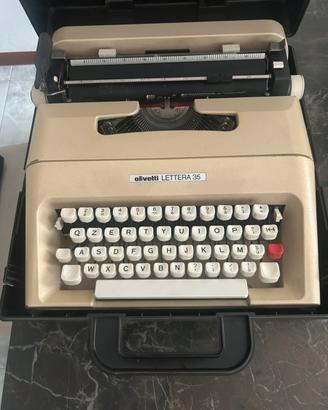 Macchina da scrivere Olivetti lettera 35