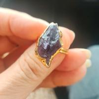 anello con pietra ametista