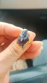 anello con pietra ametista