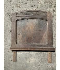 Antiche testate in legno decorato