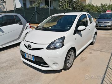 Toyota Aygo 1.0 12V VVT-i 3 porte Lounge Connect