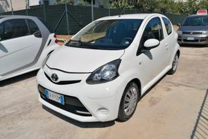 Toyota Aygo 1.0 12V VVT-i 3 porte Lounge Connect