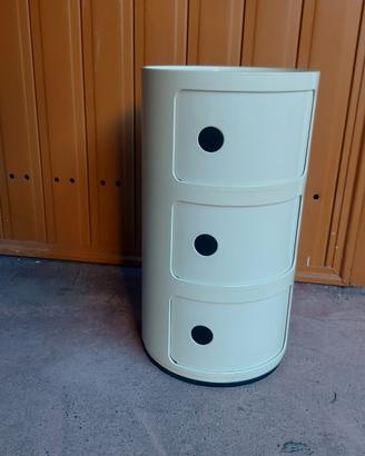 comodino di designer anna castelli , kartell