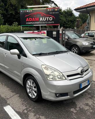 TOYOTA Corolla Verso 2.0 16V D-4D Sol