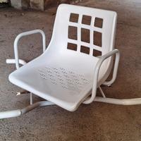 Rialzo WC e seggiolino girevole bagno per anziani