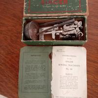 Macchina da cucire SINGER anno 1950 