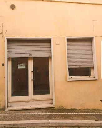 Locale Commerciale in via Principe Umberto Ceccano