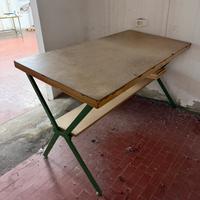 Tavolo professionale inclinato da lavoro