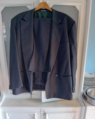 vestito intero da uomo