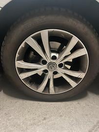 Gomme M+S con cerchi in lega da 16 per giulietta