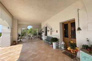 Rustico / Casale di 5350 m² con più di 5 locali a 