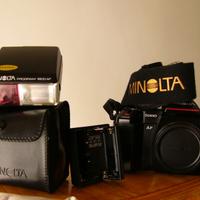 FOTOCAMERA MINOLTA (corpo) AF 5000 con FLASH