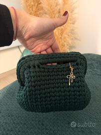 Clutch crochet