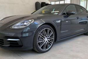 PORSCHE Panamera 3.0