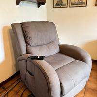 Poltrona alzapersona elettrica mondoconvenienza