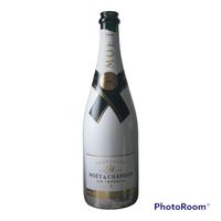 Bottiglia vuota di Moet Ice?