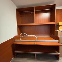 Struttura letto ponte con scrivanie estraibili