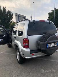 AUTOMOBILE SUV