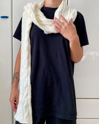 Maxi sciarpa in maglia a trecce panna