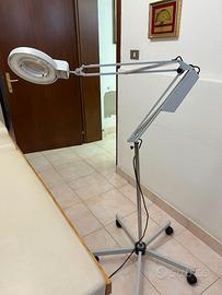 lampada da studio con ingrandimento