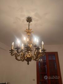 Lampadario classico in bronzo/ottone dorato