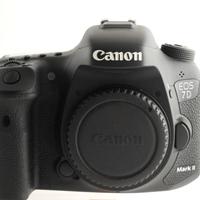 Canon 7D Mark II e Obiettivo Canon 17-40mm