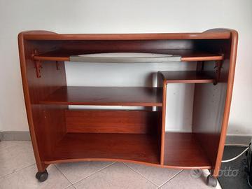 Scrivania in legno