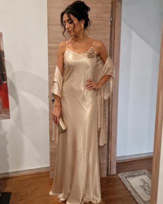 Abito elegante per cerimonie beige dorato