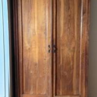 armadio in legno vintage