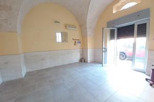 Locale commerciale anche uso ufficio o deposito