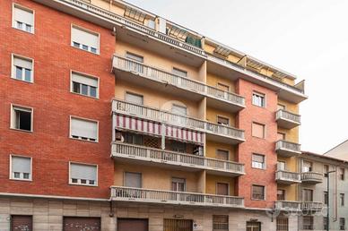 2 LOCALI A TORINO