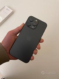 Iphone 15 pro max  black titanium  Menoria: 256gb