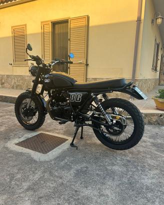 Moto scambler mash 250