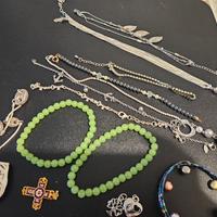 bracciali, collanine, bigiotteria varia