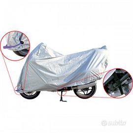 Telo coprimoto e scooter da esterni