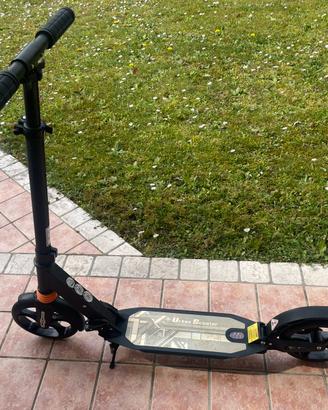 Monopattino a spinta