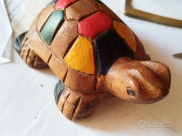 antico oggetto artistico tartaruga  legno 