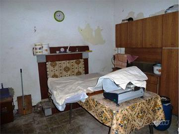 Casa indipendente di 114 m² con 5 locali e posto a