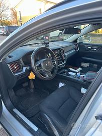 auto Volvo V 60 del 2022  235 mila km
