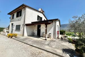 CASA INDIPENDENTE A ASSISI