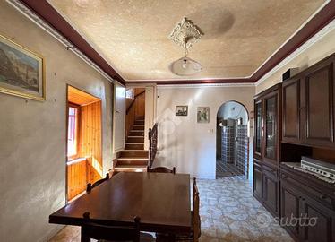 CASA SEMINDIPENDENTE A CORI