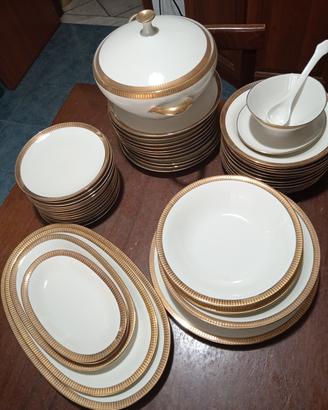 servizio piatti di porcellana d'epoca