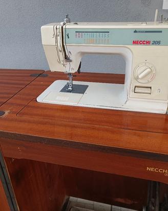 Macchina da cucire Necchi 205 elettrica 